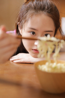 影帝的小富婆齐欢作品